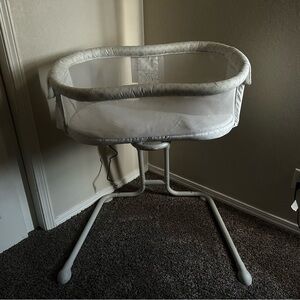 Halo White Baby Bassinet